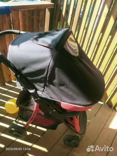 Прогулочная коляска