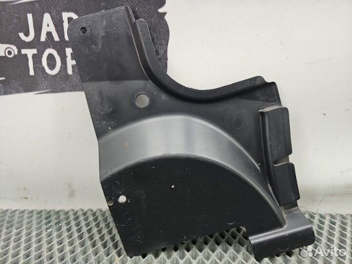 Защита днища кузова передняя правая Volkswagen