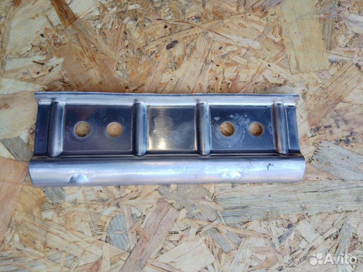 Крепление аккумулятора Audi A8 D4 long 4.2 cdra