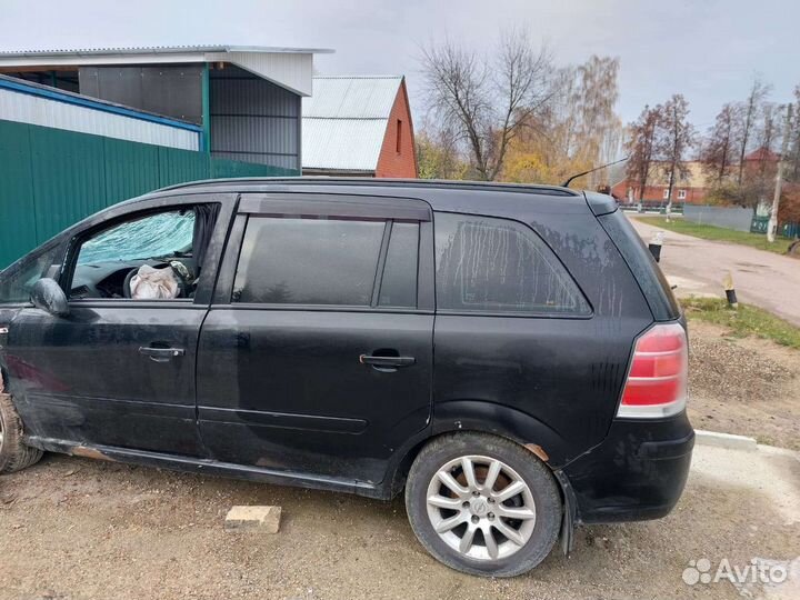 Opel Zafira битый на запчасти