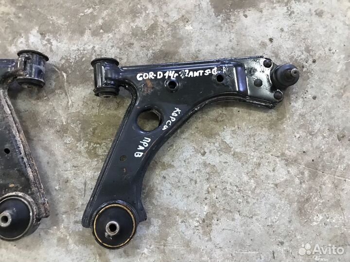 Рычаг передний правый Opel Corsa D