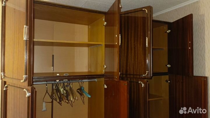 Шкаф распашной