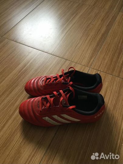 Детские футбольные бутсы