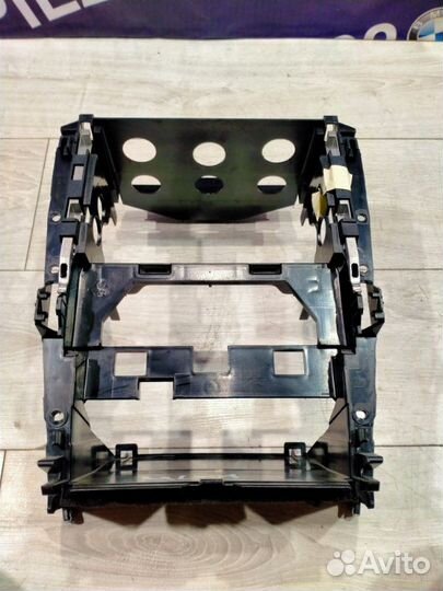 Крепление магнитофона Mercedes-Benz Ml 164 272.967