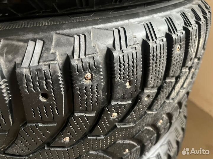 Bridgestone Blizzak Spike-01 225/60 R17