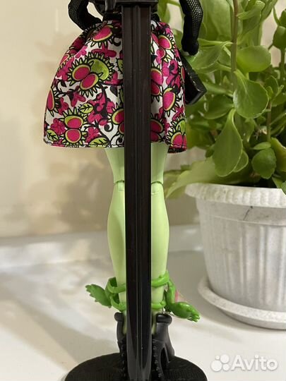 Кукла Монстер Хай Венера Gloom and bloom