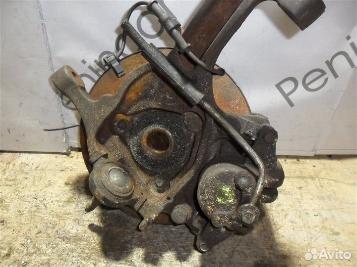 Ступица (кулак, цапфа) передняя правая Jeep