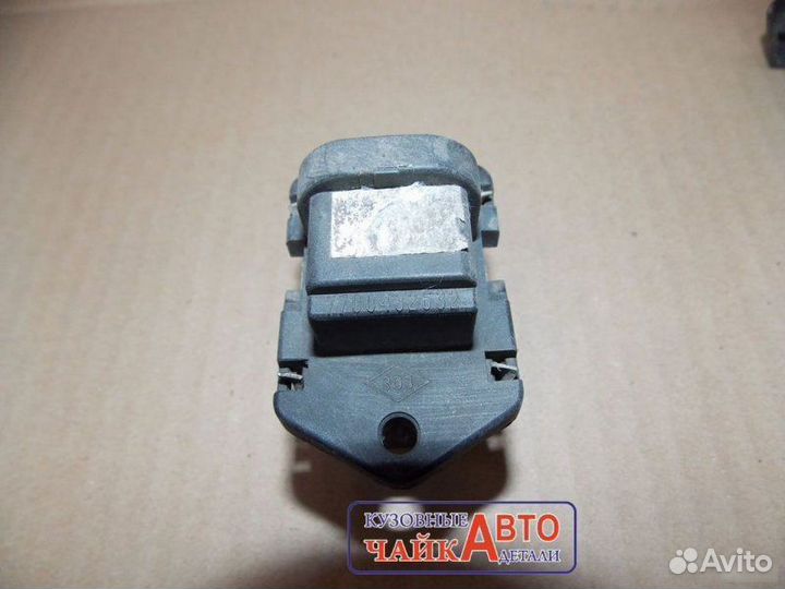 Резистор вентилятора охлаждения Renault Logan