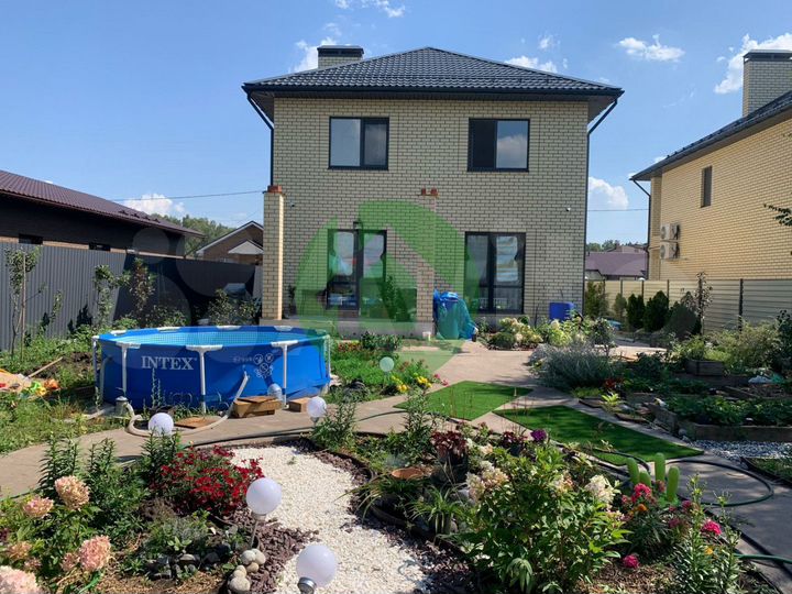 Коттедж 181 м² на участке 6 сот.