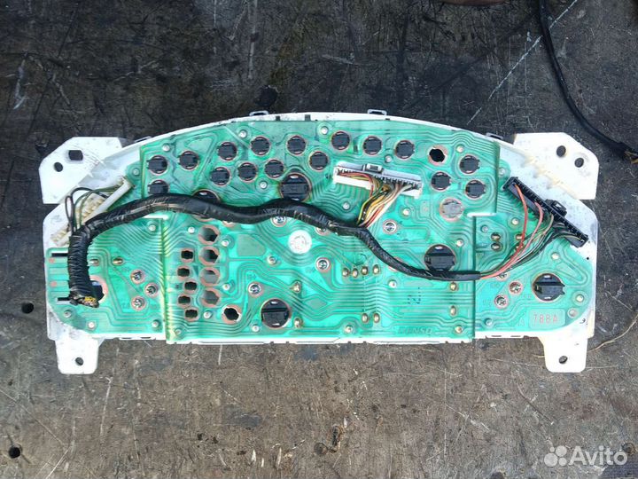 Приборная панель Митцубиси Эклипс 3 00-05