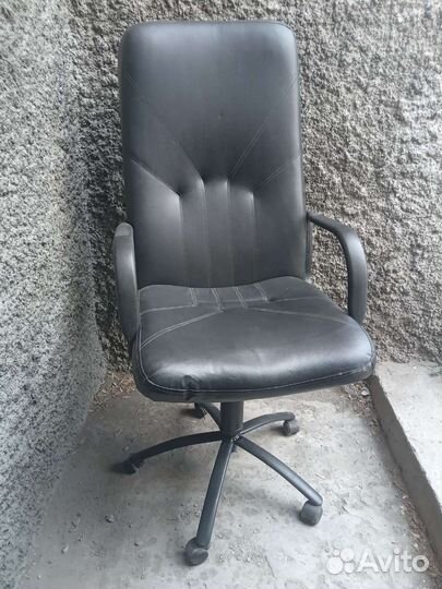 Компьютерное кресло. Б.у