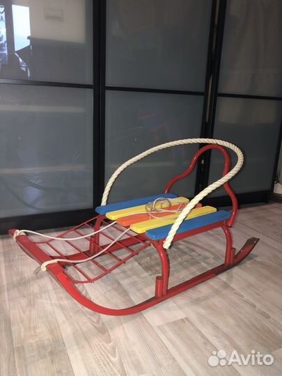 Санки со спинкой