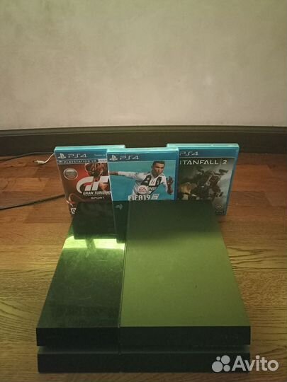 Sony PS4 500gb + 3 игры + джойстик