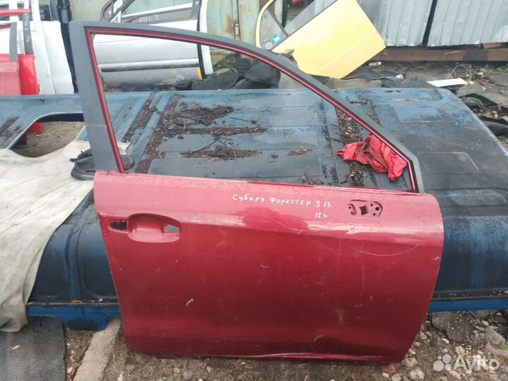 Дверь Субару Форестер