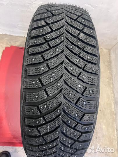 Michelin X-Ice North 4 SUV 225/60 R18 104