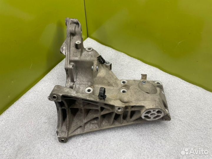 Кронштейн компрессора Porsche Cayenne 955 M48.00