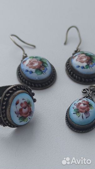 Набор из украшений 