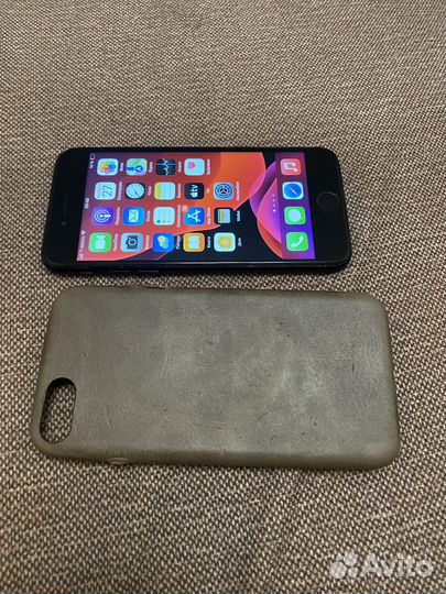 iPhone SE (2020), 64 ГБ