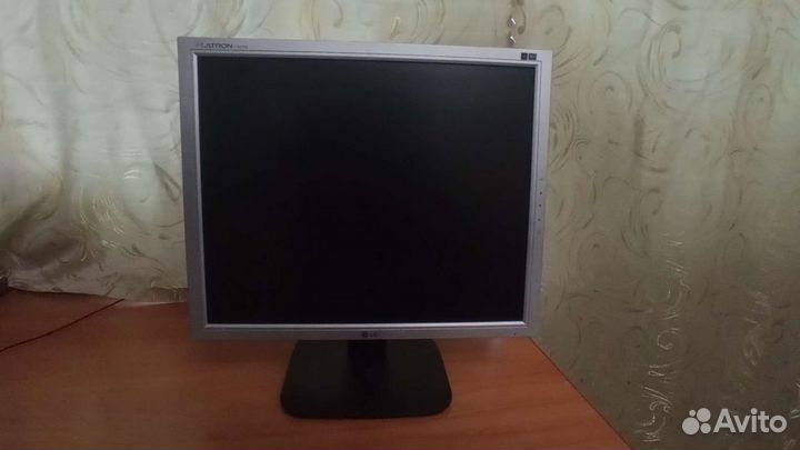 Монитор LG Flatron L1918S