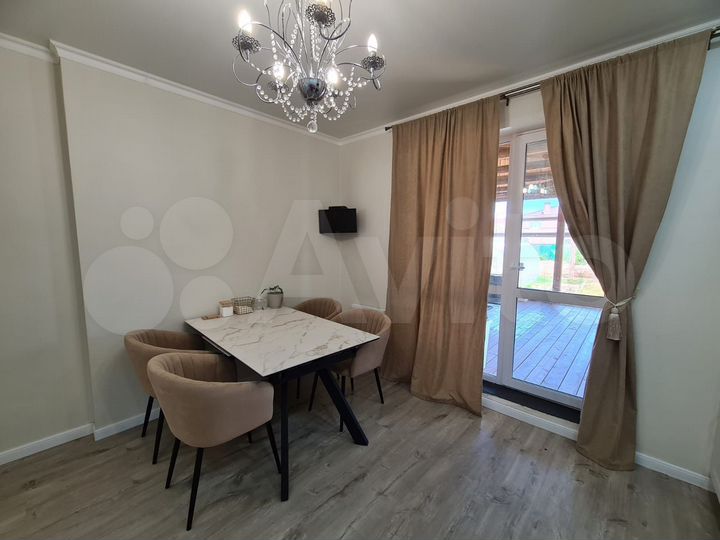 Коттедж 180 м² на участке 5,2 сот.