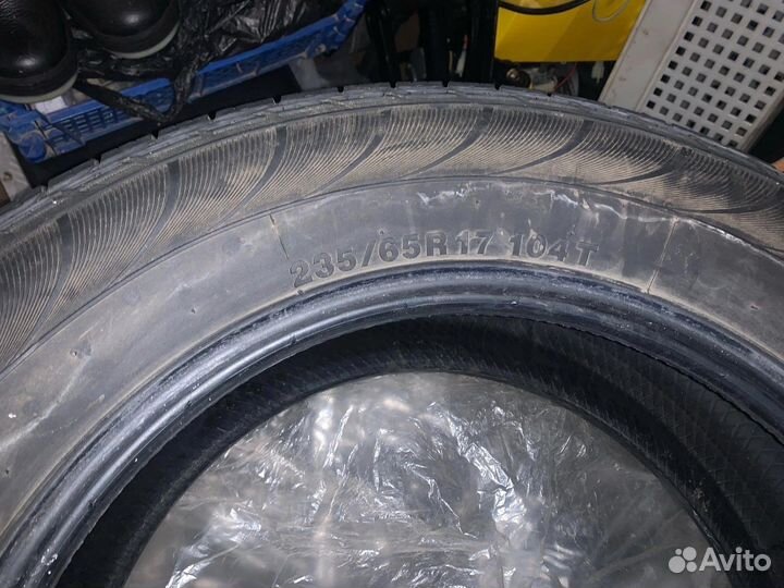 Kumho Solus KL21 235/65 R17