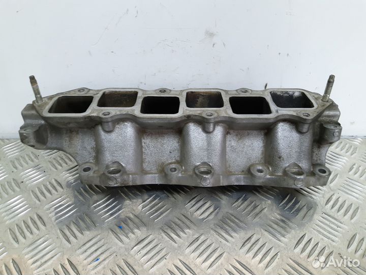 Б/У Коллектор впускной нижняя часть Infinit#001