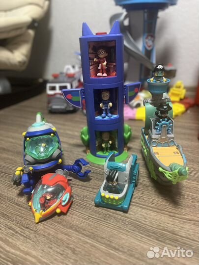 Герои в масках игрушки