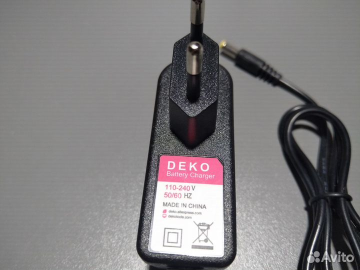 Зарядное устройство Deko 12v новое