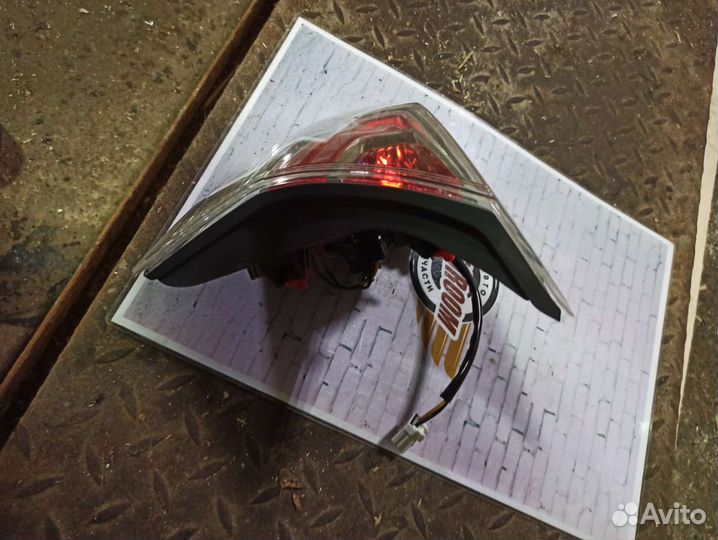 Фонарь правый Nissan x-trail t32