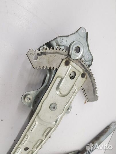 Стеклоподъемник электрический задний правый