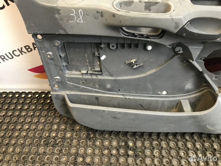 9437209400 Обшивка двери левая