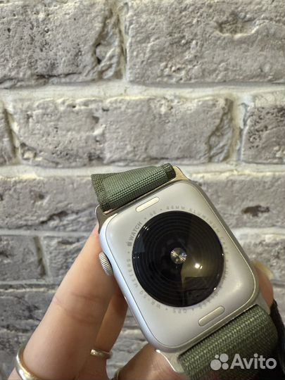 Apple Watch SE 2 44mm