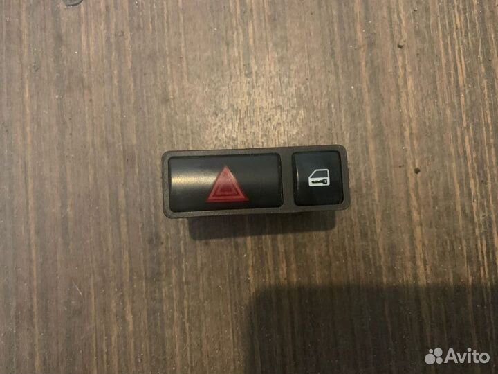 Кнопка аварийной сигнализации BMW 3 E46