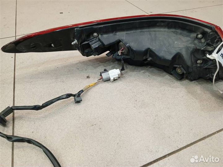 Фонарь задний наружный правый Toyota Camry XV70 2