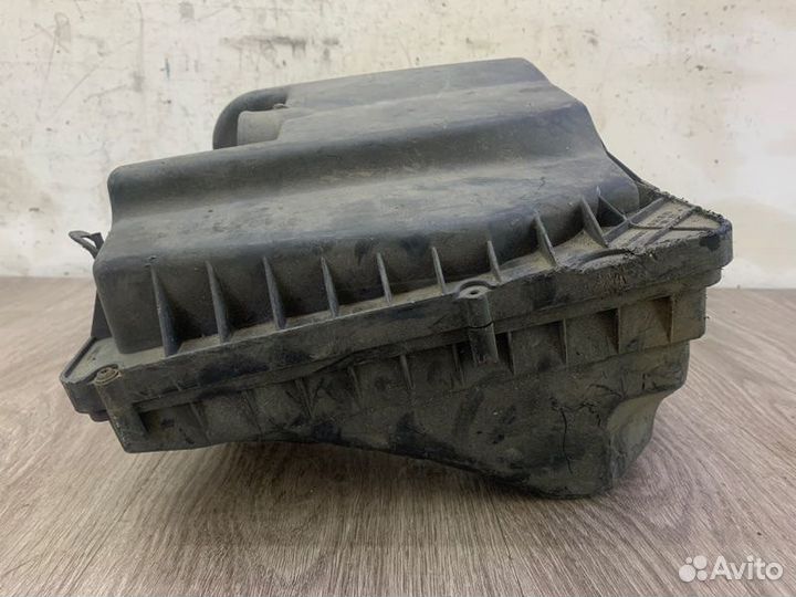 Корпус воздушного фильтра Opel Zafira B Z16XEP