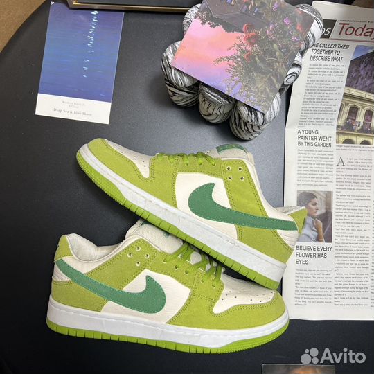 Кроссовки оптом