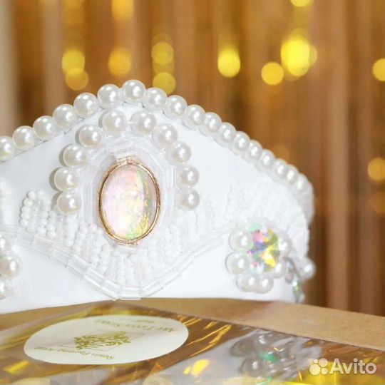 Венец ручной работы