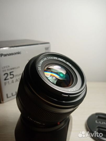 Объектив Leica DG Summilux 25 mm f / 1.4 mft