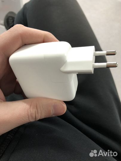 Зарядное устройство Apple MacBook