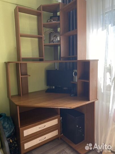 Компьютерный стол бу с полкой