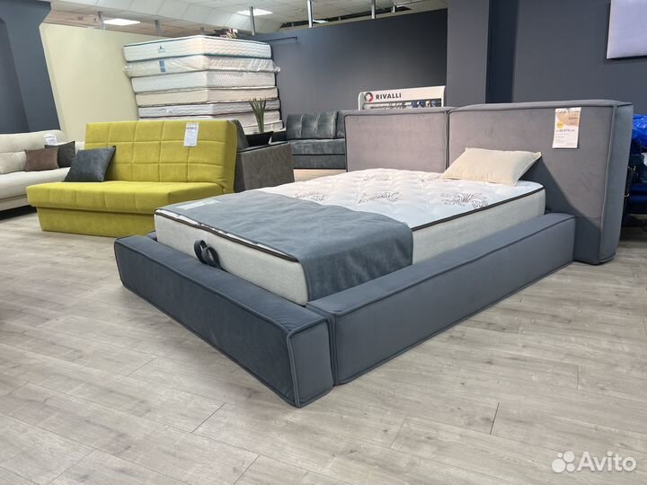 Кровати двуспальные с выставки в наличии