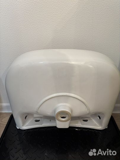 Раковина от застройщика пик вместе с сифоном