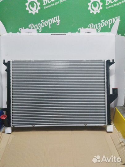 Радиатор охлаждения Renault Logan Largus