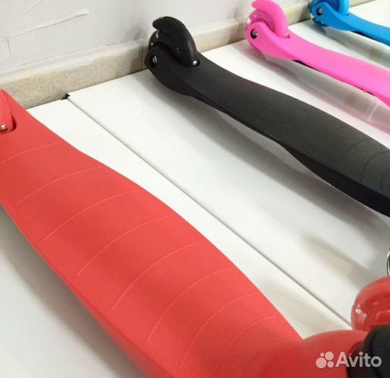 Самокат трехколесный