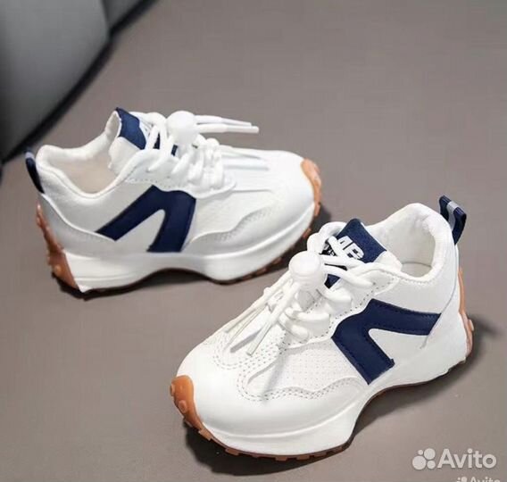 Кроссовки детские