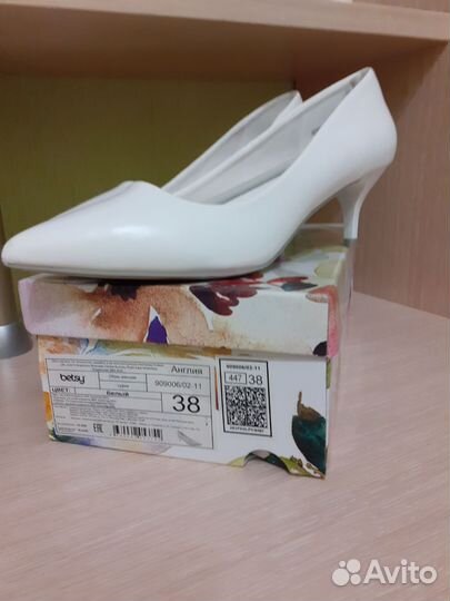 Туфли женские 38 размер белые