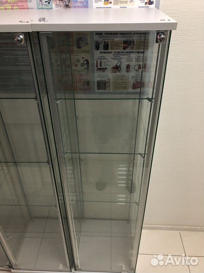 Стеклянная витрина