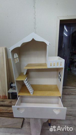 Дом для кукол. В наличии Кукольный домик