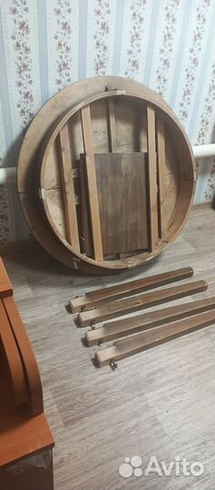 Стол круглый, раздвижной 1967года