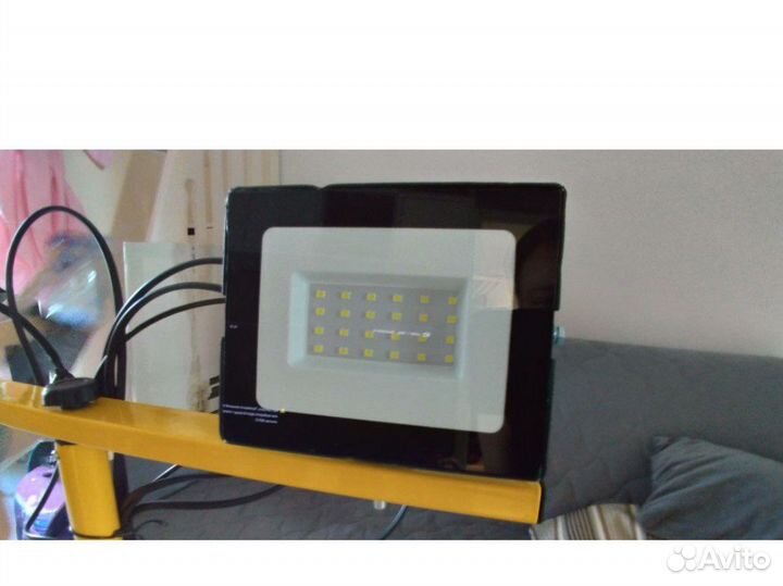 Прожектор Glanzen